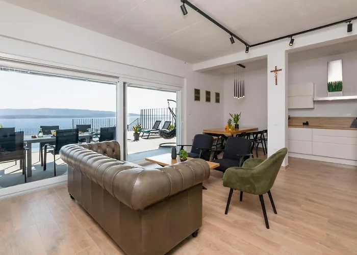 Kruna With Breathtaking View