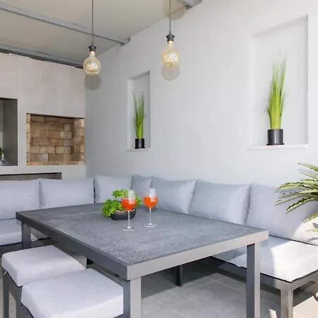 Kruna With Breathtaking View Vila