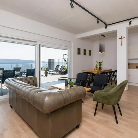 Kruna With Breathtaking View